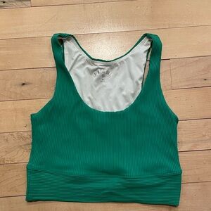 Year of Ours Cropped sports bra / top. Size - M. great condition!